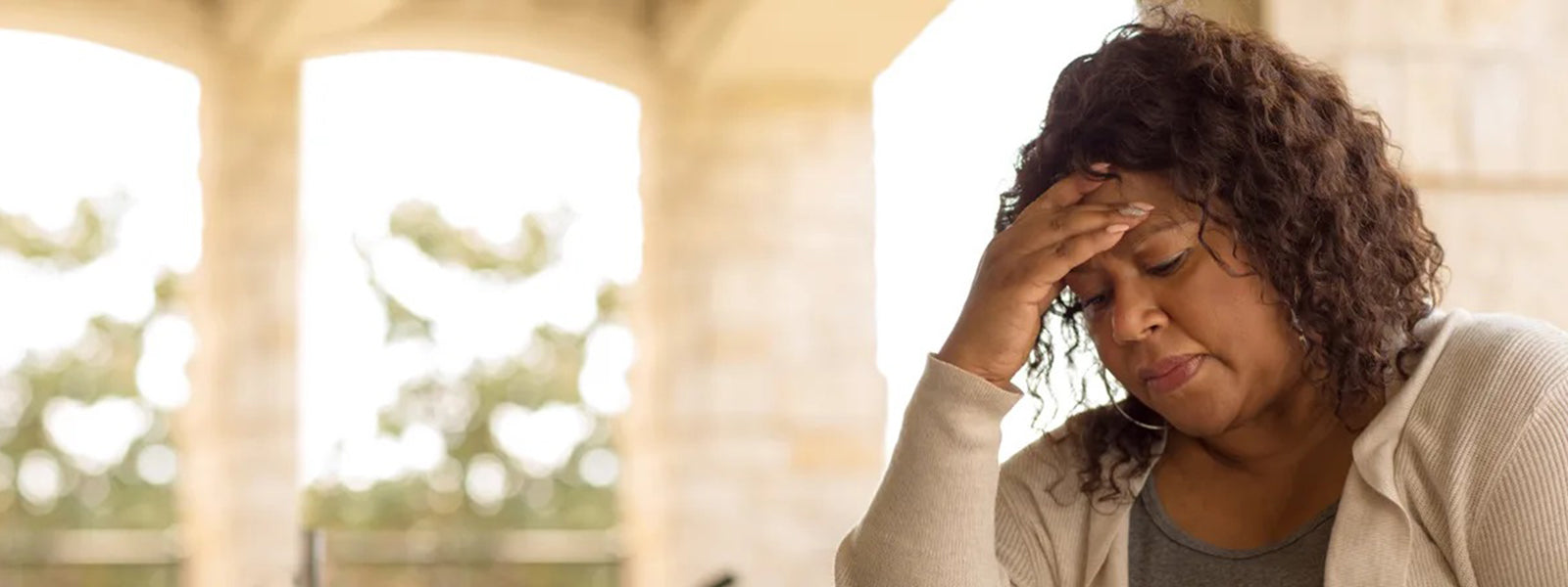 What age do menopause symptoms begin- VagiBiom